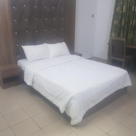 Febson Hotel Abuja Buitenkant foto