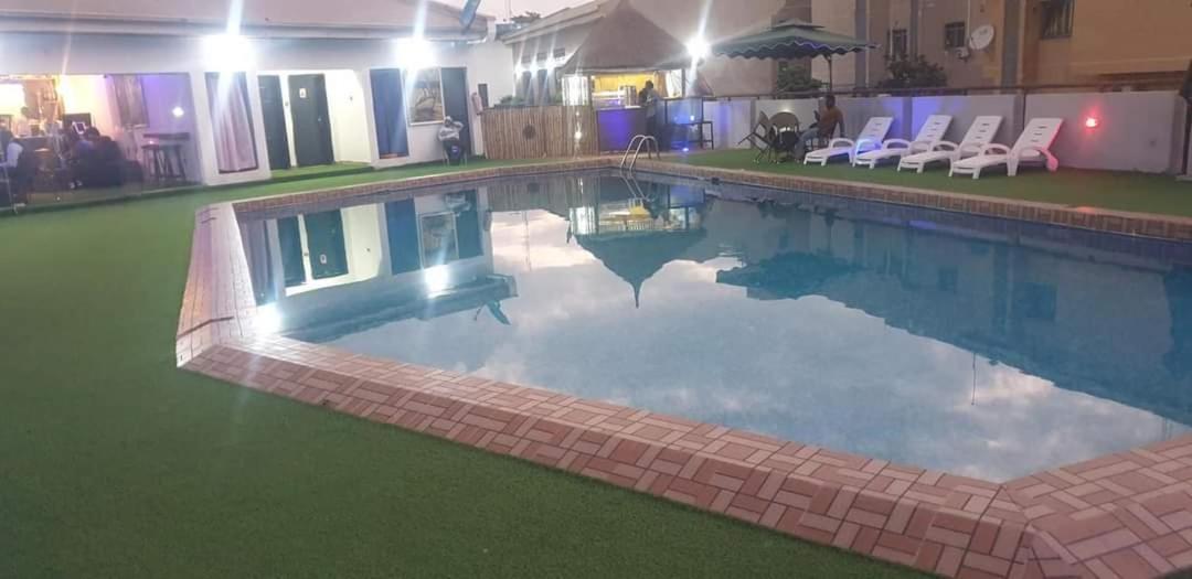 Febson Hotel Abuja Buitenkant foto